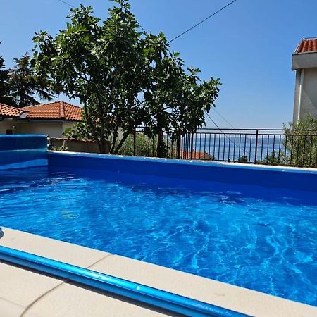 Apartments With Swimming Pool 9X4M Selce Buitenkant foto
