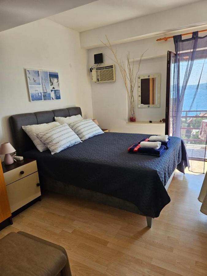Apartments With Swimming Pool 9X4M Selce Buitenkant foto