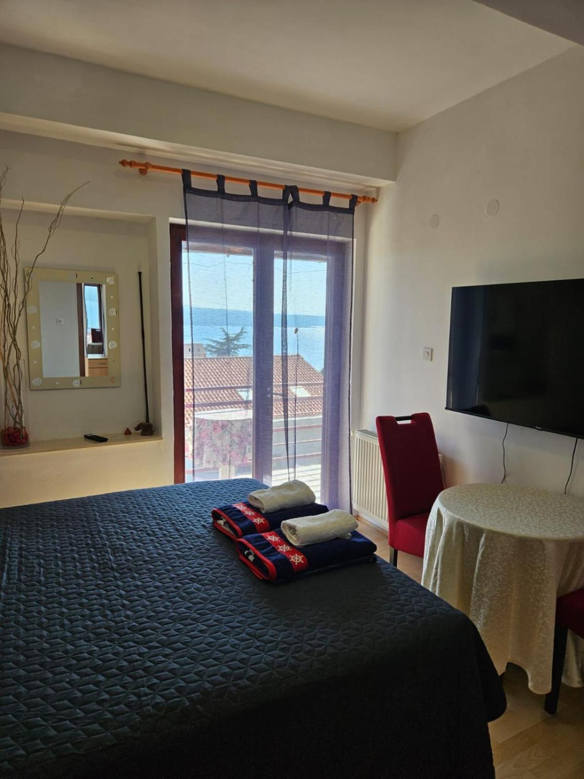 Apartments With Swimming Pool 9X4M Selce Buitenkant foto